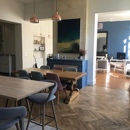 Apartament Maison En Centre Avec Jardin Et Piscine *