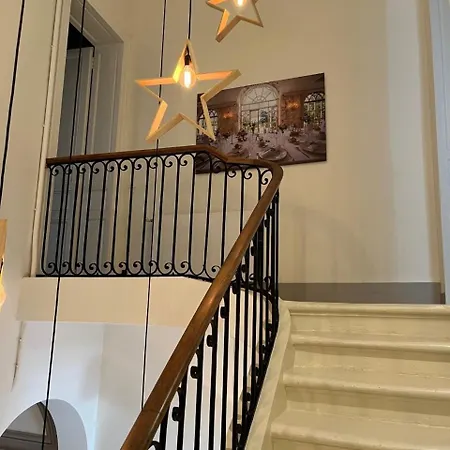 Maison En Centre Avec Jardin Et Piscine *