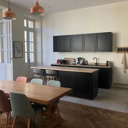 Maison En Centre Avec Jardin Et Piscine *