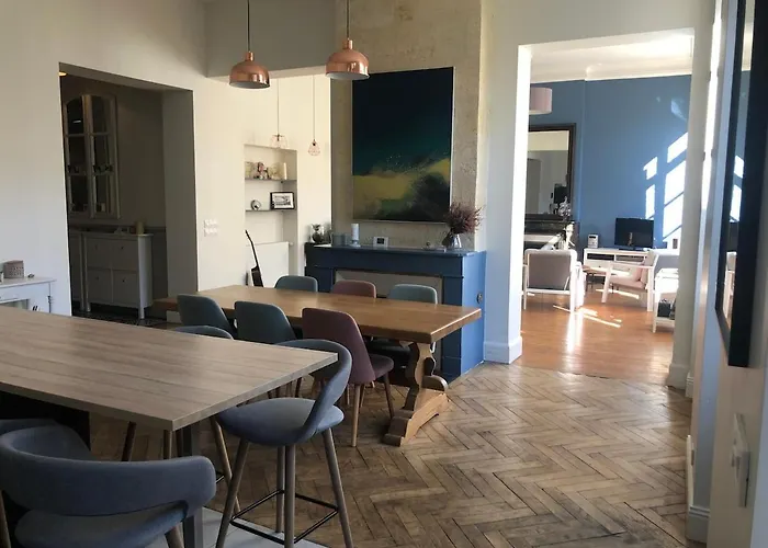 Appartement Maison En Centre Avec Jardin Et Piscine *